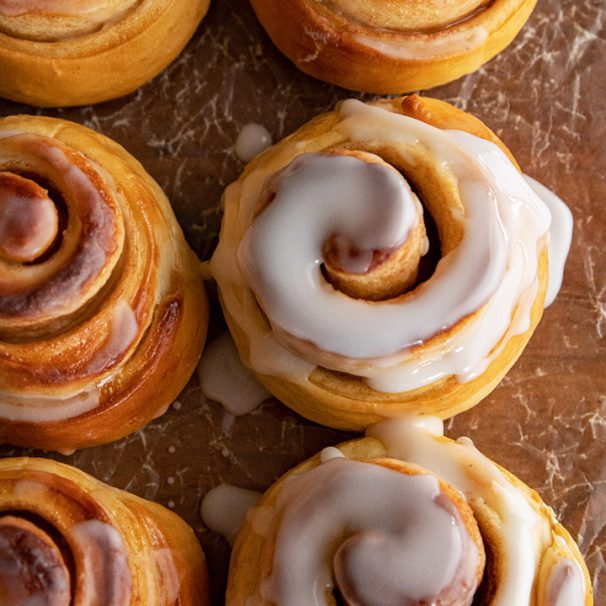 ซินนามอนโรลอบสดใหม่